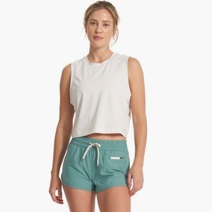 NWT Vuori Clementine Short 2.0 Women's Performance Shorts Size XL Color Garland
